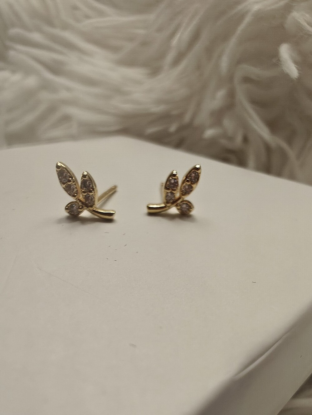 925 Gold Leaf Cubic Zirconia Stud Earrings, NWOT - Great Gift 🎁